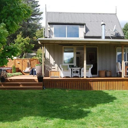 Private Cottage With Spa And Amazing Lake Views 克洛斯本 外观 照片